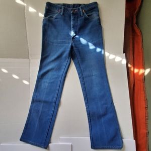 Vintage Wrangler Blue Jeans. 1970s. 33x32. EVC . 65%Cotton 35 Polyester. USA.